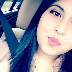 Meet your Posher, Selena